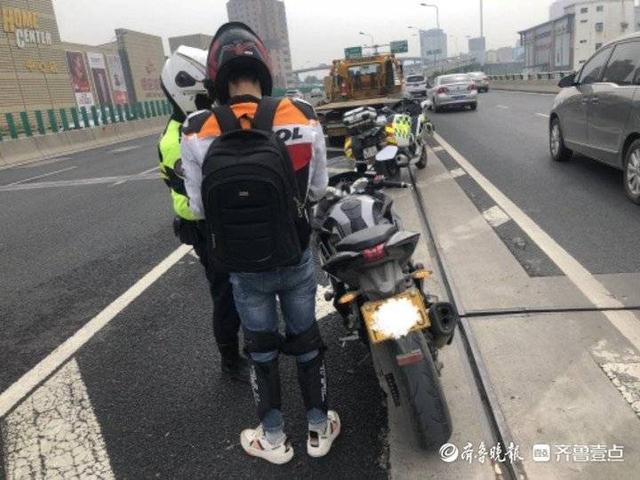 德州网红维修项目如何处理摩托上高速被拦摔车后续？