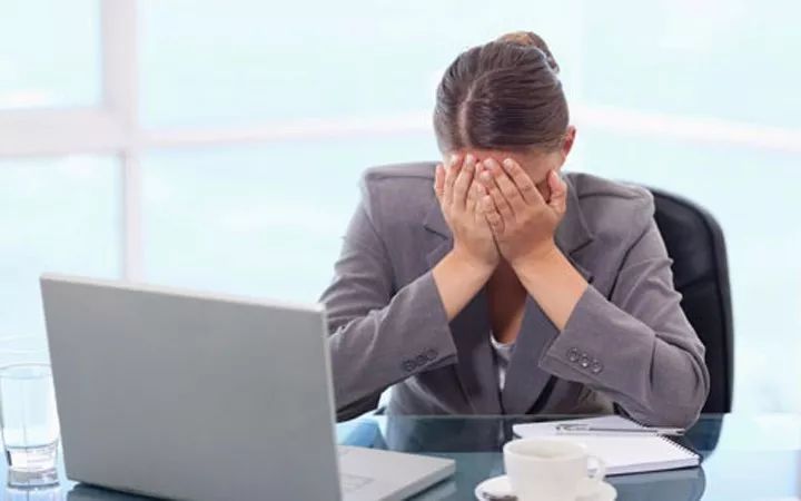 公司亏损时如何安抚员工心情是否该因盈利不足而离职