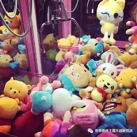 如何用吊娃娃机赚钱掌握哪些技巧才能成功率翻倍