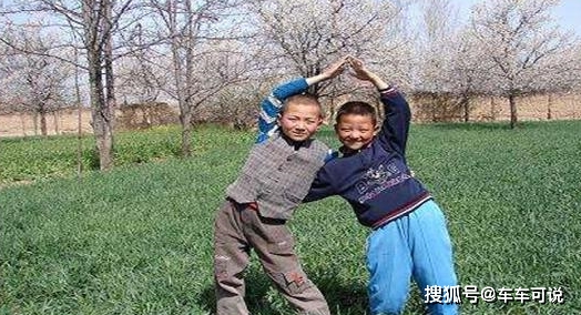 哥哥工地挣钱救弟弟为何反入狱