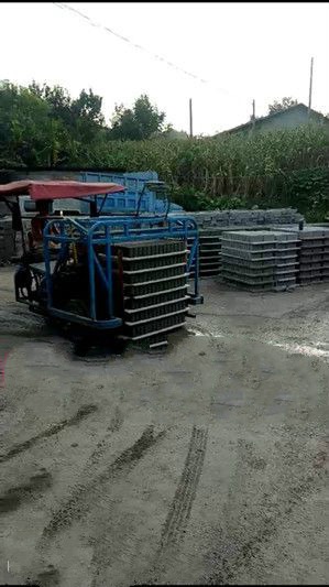 四轮车拉砖能否盈利实拍拉货场景解析