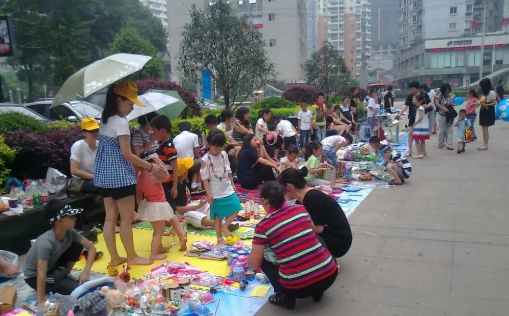 哪些人群摆地摊最赚钱哪些地摊生意利润惊人