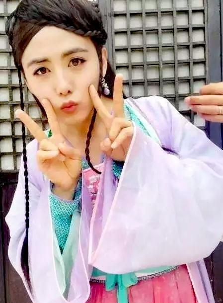 哪些小说描绘了女装致富之路变装就能赚钱的故事盘点