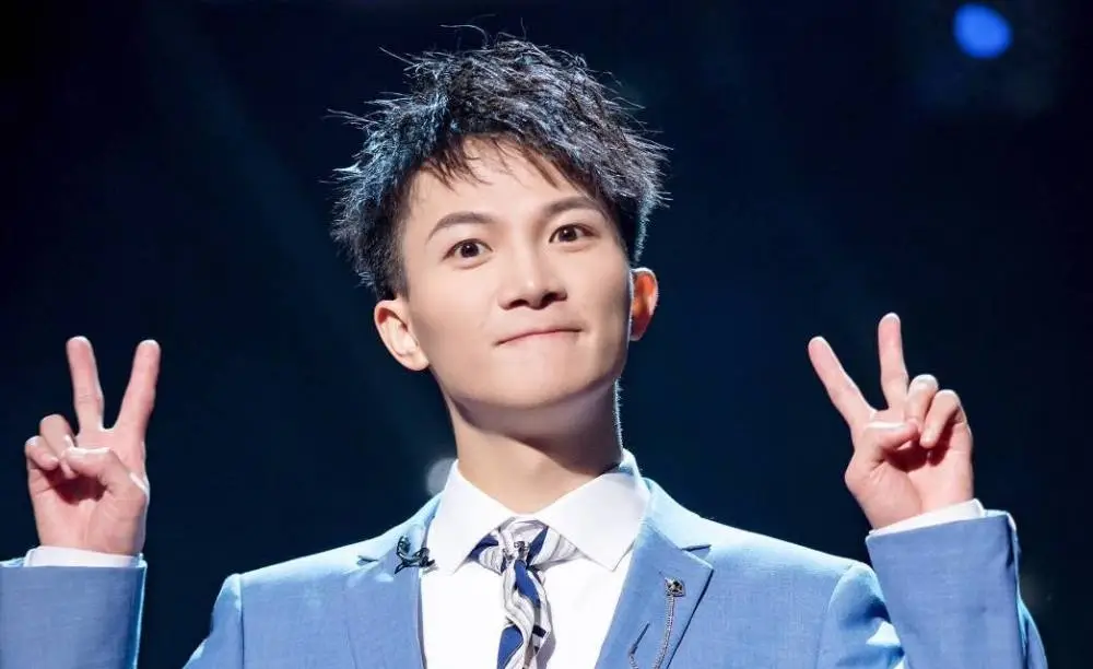 周深收入如何歌手之路盈利多多吗