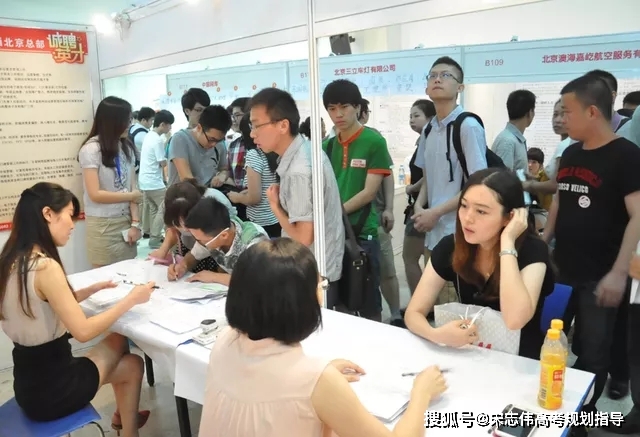 在宁夏大学卖服装赚钱吗求职机会多不多