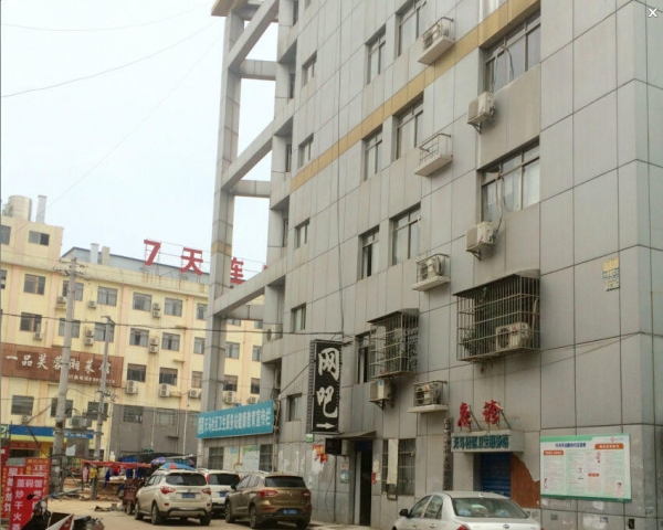 在大学附近开饭店盈利空间大吗