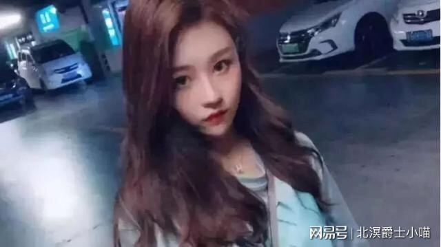女生通过抖音赚钱背后是何心理录视频的她们追求什么