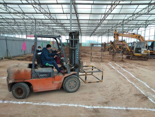 女生在西安开叉车能挣多少钱叉车工工资待遇揭秘