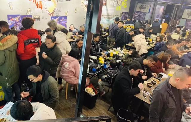 摆摊卖西瓜夜宵店能否赚钱