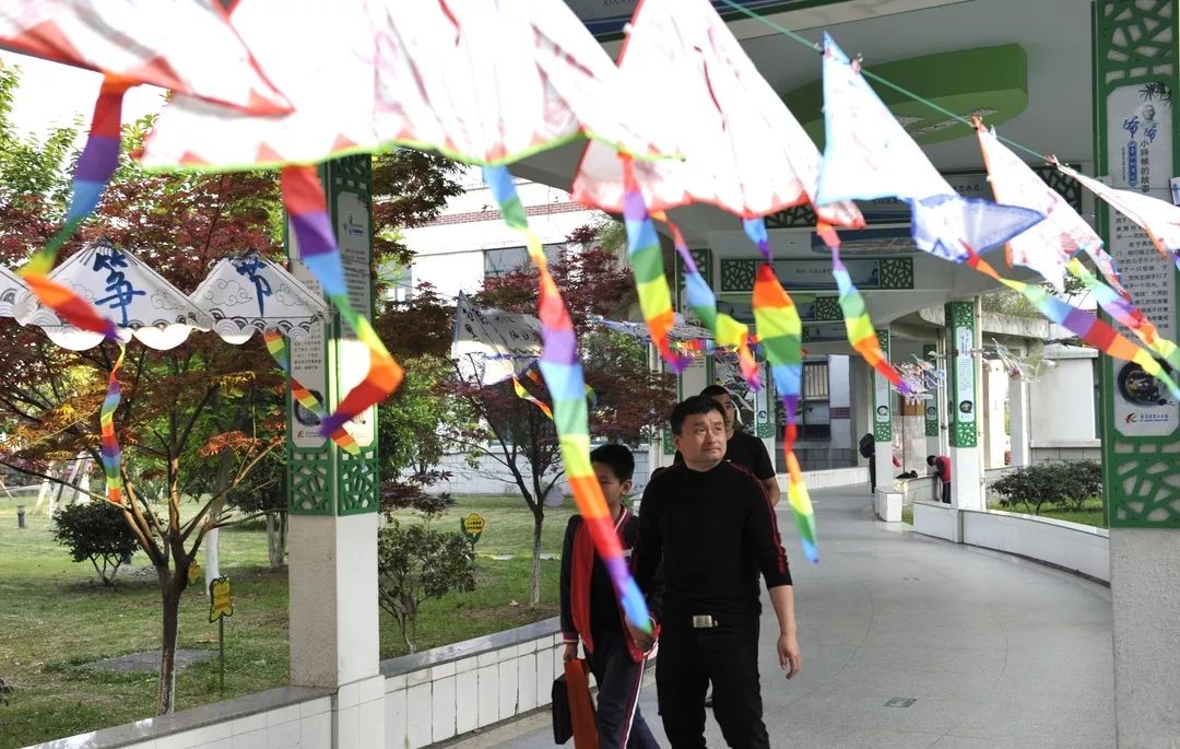 校园里卖风筝能盈利吗地摊风筝销售经历分享