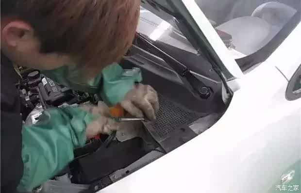十代半雨刷器咯咯响怎么办如何修复雨刷器异响