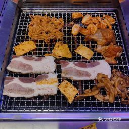 卡盟小猪自助烤肉怎么样小猪烤肉店值得去吗
