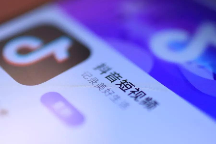 为什么用户经常在刷短视频应用过程中点赞数会意外消失不见了呢