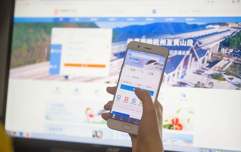 qq名片刷赞免费软件真的安全可靠吗