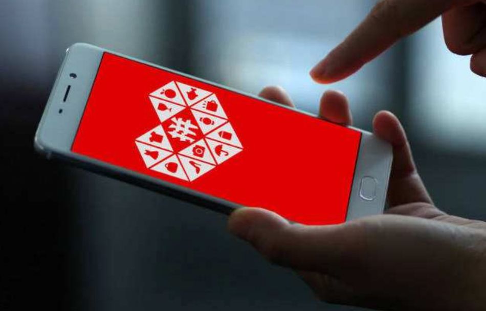 刷赞机器人到底是什么它如何自动生成虚假点赞
