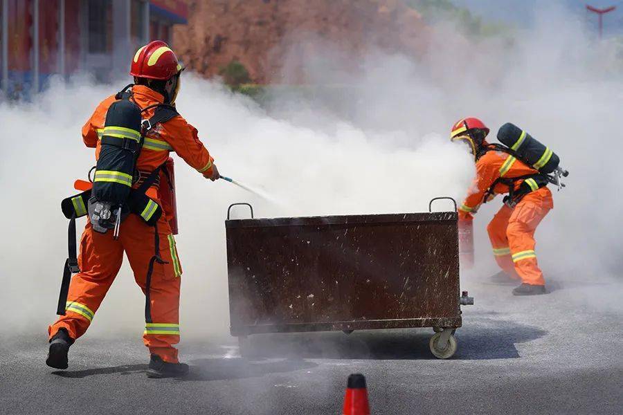 如何安全有效地使用刷赞技术来搭建在线个人完美主空间