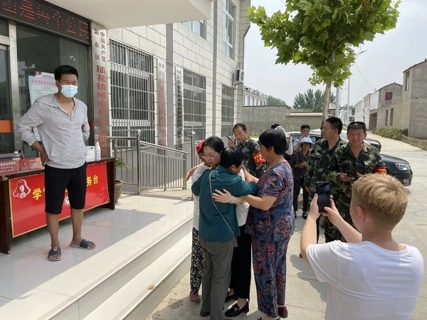 引流机器人如何实现代刷送赞引流功能
