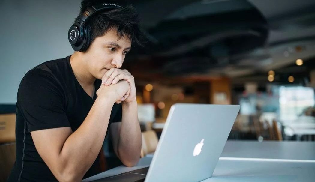 抖音刷到前任的视频时是否要点赞用户困惑