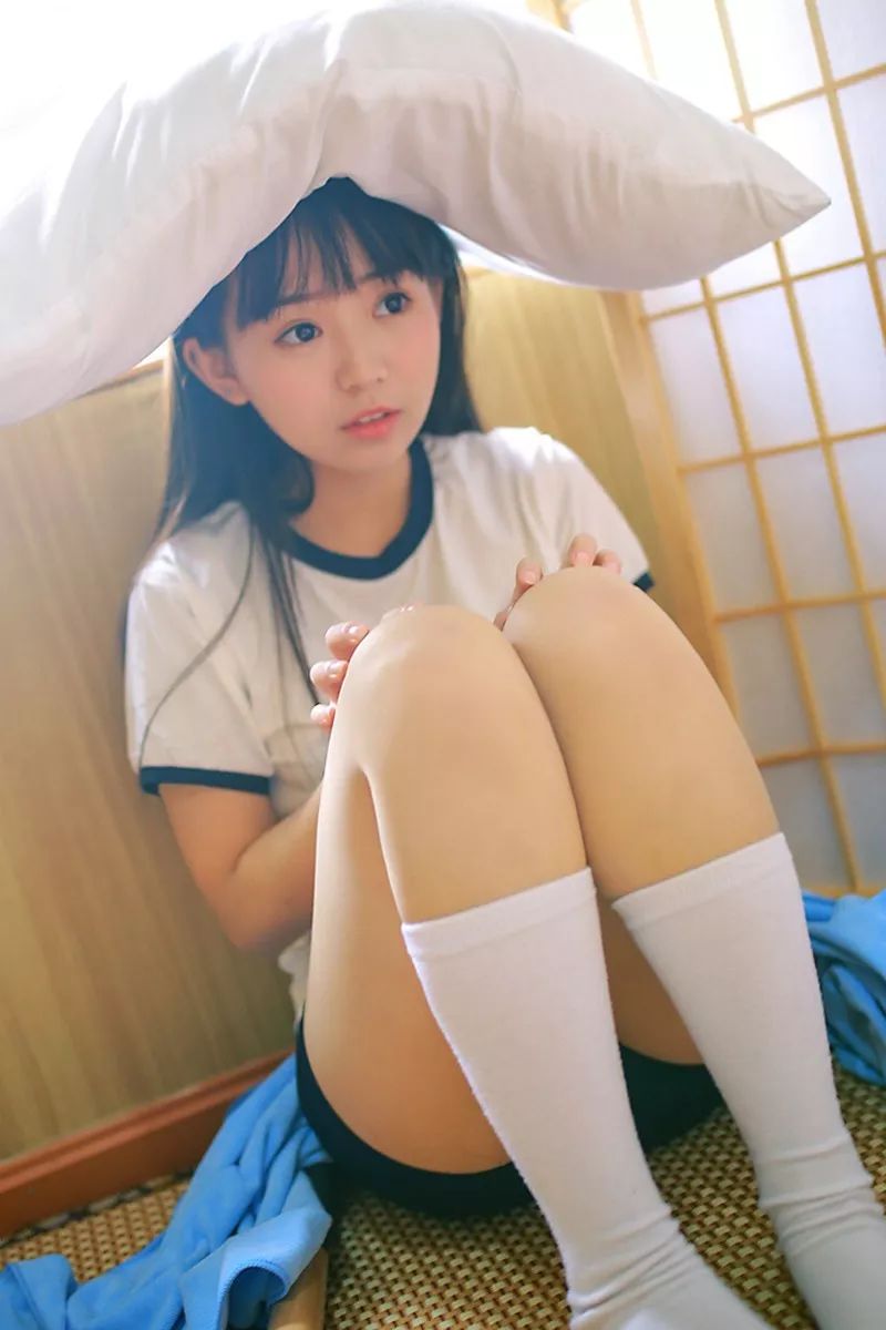怎样在QQ上为大萝莉刷赞