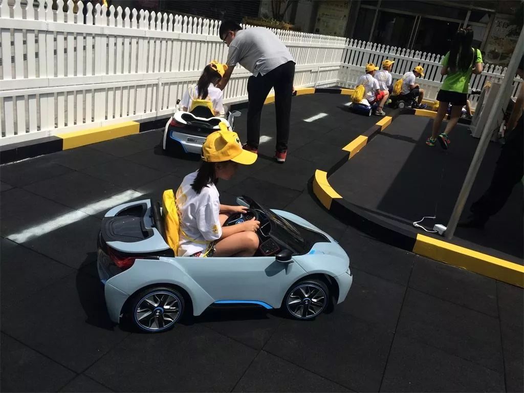 儿童盟卡赛车让孩子玩得开心又安全
