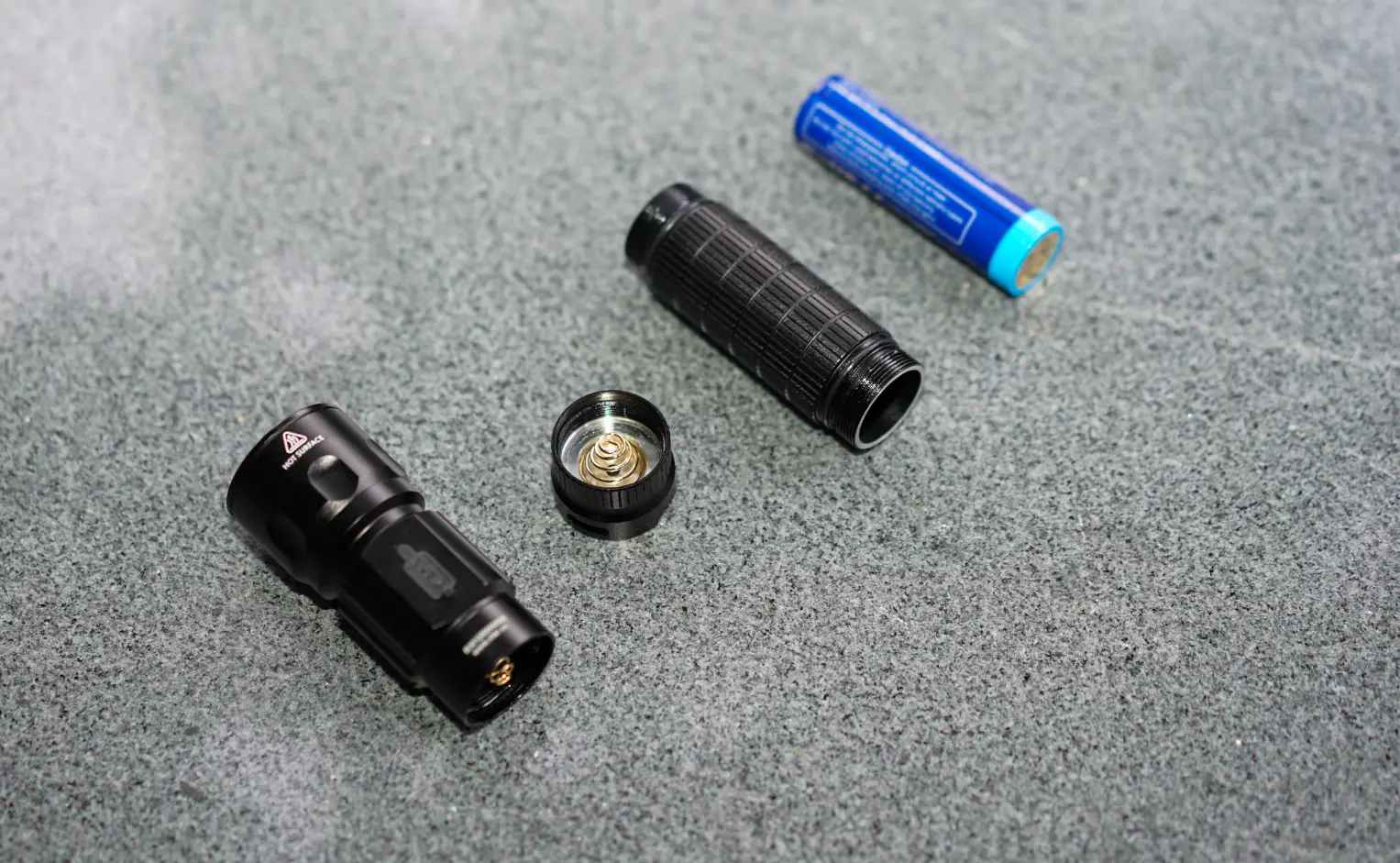 赛盟卡手电筒好用吗亮度够不够