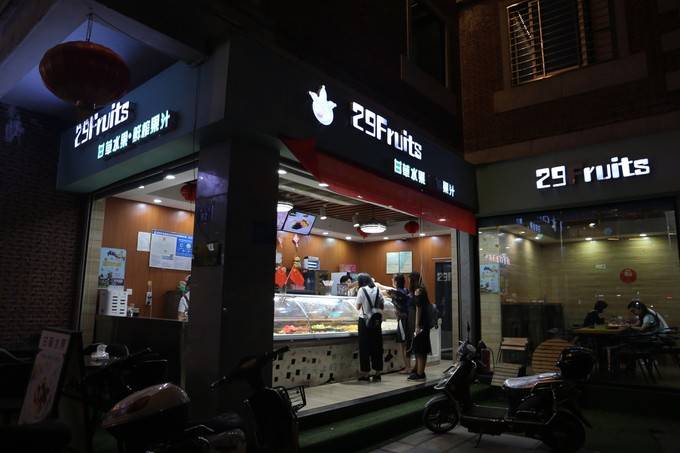 煌煌卡盟卡牌店这家店里的卡牌种类多吗