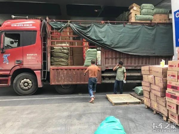 盟卡车神们去小卖部买盟卡是怎样的体验