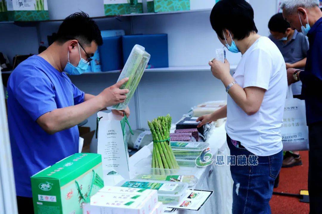 图卡盟红装这款新款服装真的好看吗