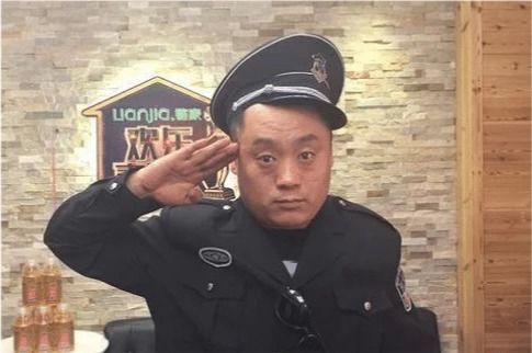 保安队长直播魅力何在？粉丝众多却少见保安身影？