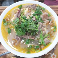 牛杂粉丝怎么做才好吃？特色牛杂粉丝汤的秘诀与配方大公开！