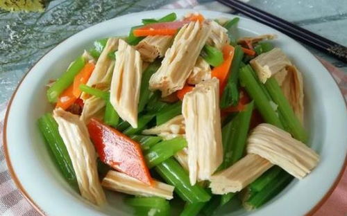 粉丝腐竹凉拌菜怎么做才美味？家常菜达人分享独家秘方！