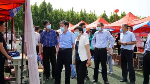 如何在校园内成功经营一家甜品店副业？