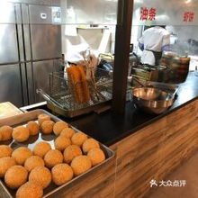 夜市摆摊卖豆浆油条，真的能盈利吗？