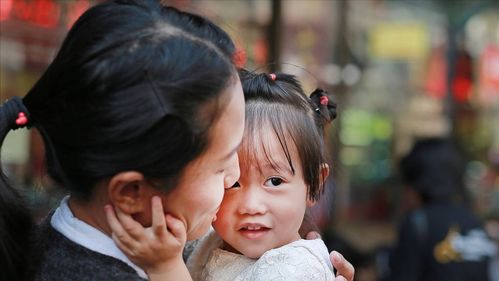 独自一人如何支撑两子生活？育儿艰辛背后的真实故事