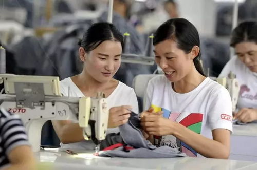 在服装市场中，究竟是袜子盈利更高还是衣服更赚钱？