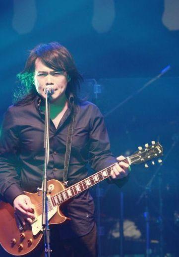 伍佰难道不是个赚钱高手吗？为何如此多金？