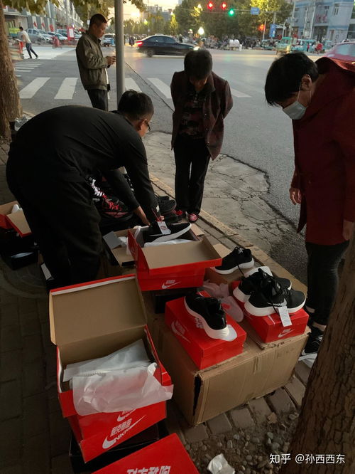 大学门口摆摊副业，真的能月入过万吗？