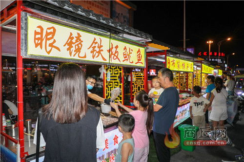 想知道在街上卖什么小吃最受欢迎且盈利高吗？