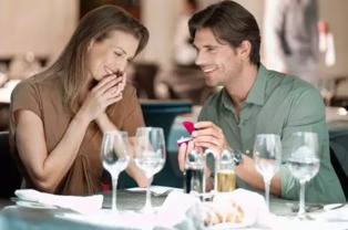 好男人真的会努力赚钱只为让老婆幸福吗？探讨夫妻间的经济观念
