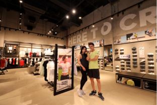 想要联系LV专柜和新品体验店的官方微信，你知道正确的方法吗？
