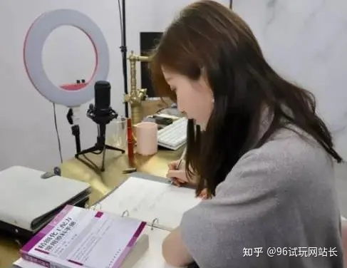 晚上有哪些适合在家做的兼职工作？如何找到合适的晚间兼职？