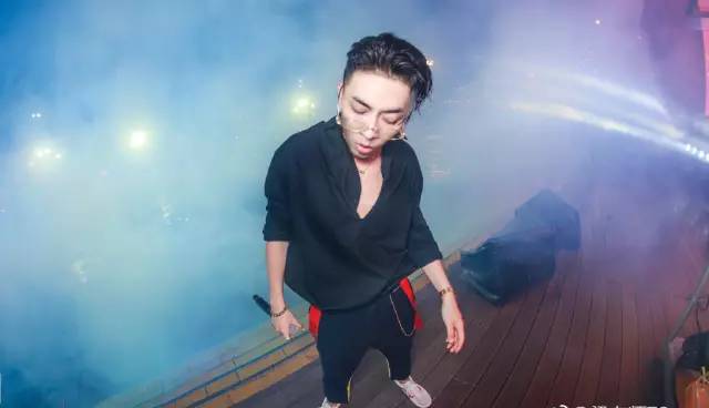 欧阳靖的副业究竟是什么？他如何在多领域展现才华？