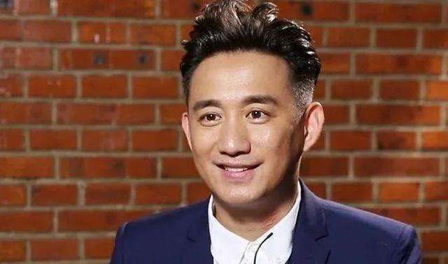 黄磊除了演艺事业外，还涉足哪些领域赚取额外收入？