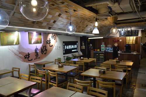 如何在美食广场成功开店盈利？有哪些关键步骤？