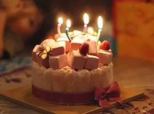 如何通过线上订购生日蛋糕实现盈利模式？