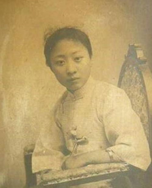 妻子竟成赚钱工具？这样的女人背后有何隐情？